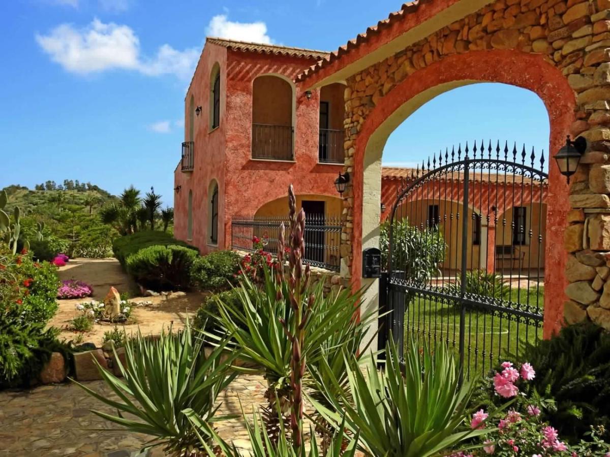 Hotel La Corte Rosada Villasimius Exterior foto