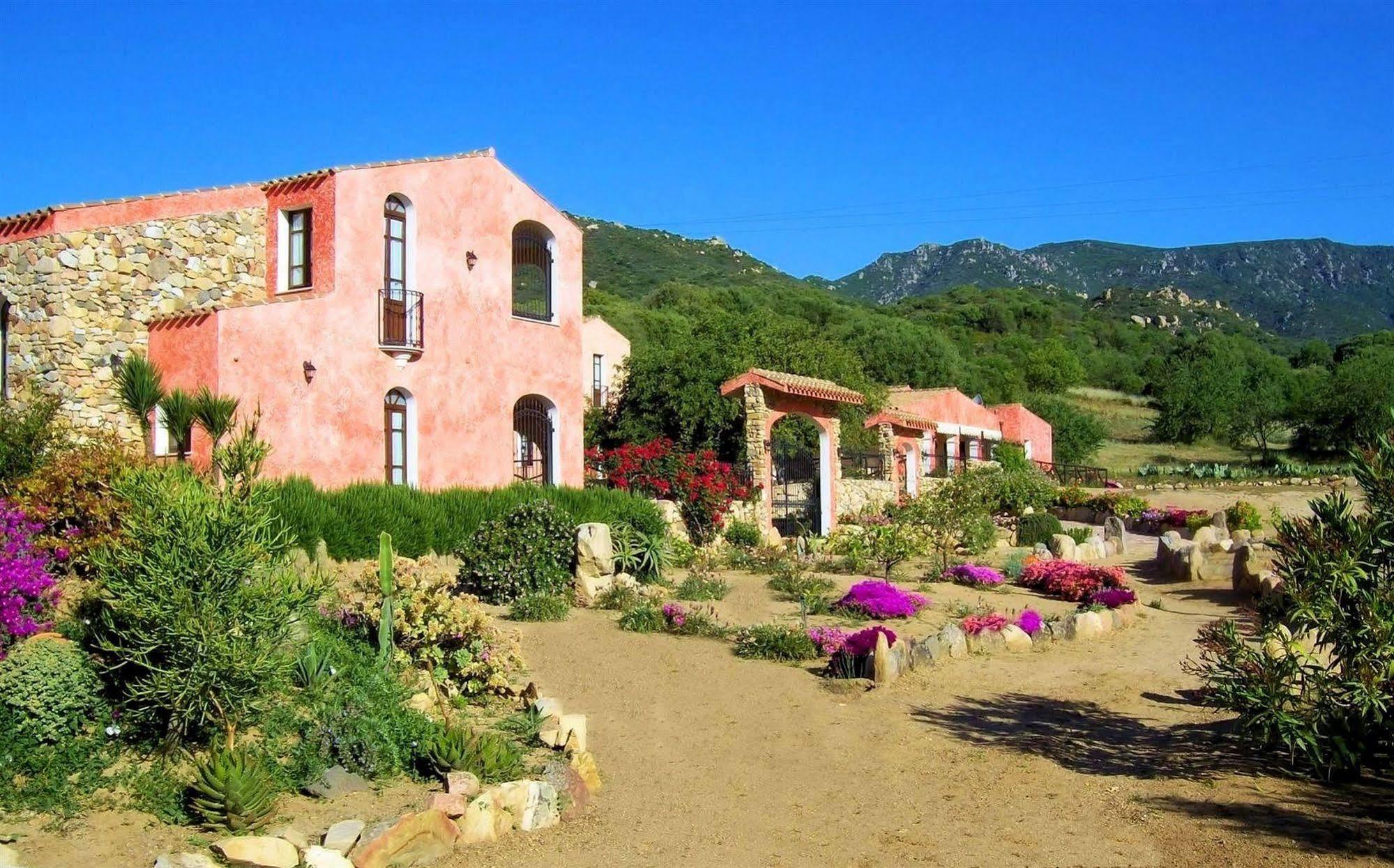Hotel La Corte Rosada Villasimius Exterior foto